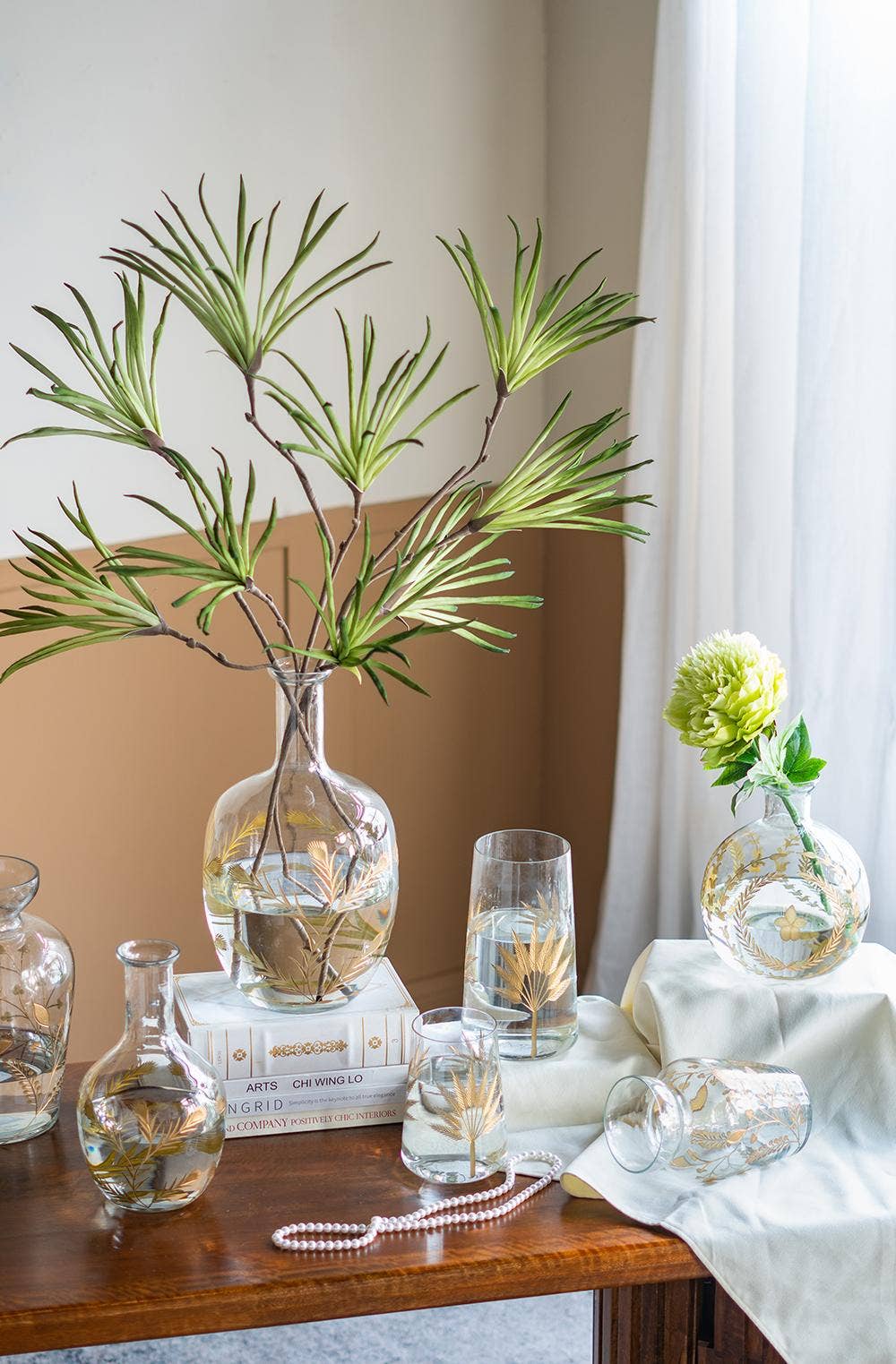 D8x12.6" Golden Foliage Glass Vase