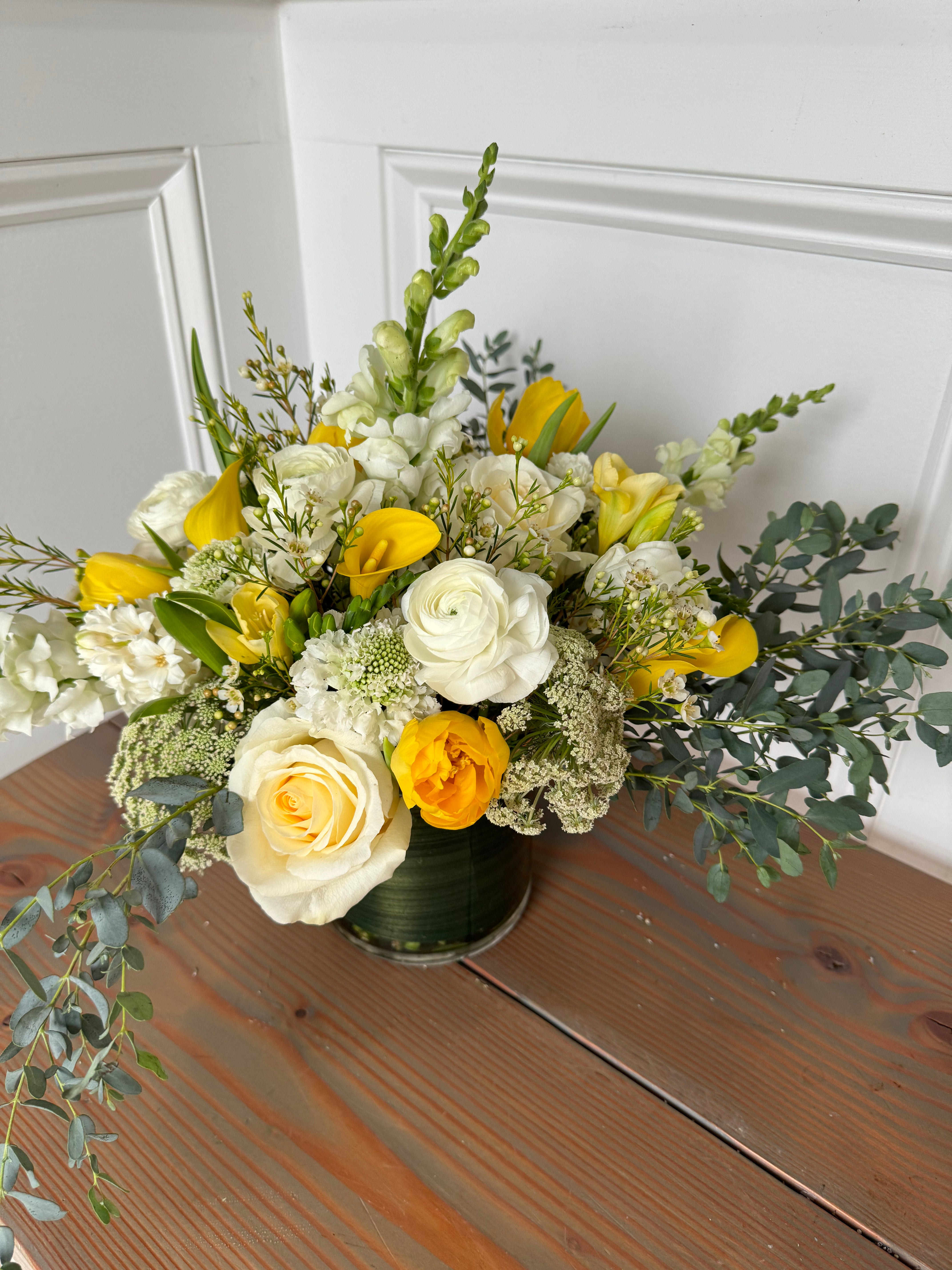 Arrangement in Vase: Low Grande