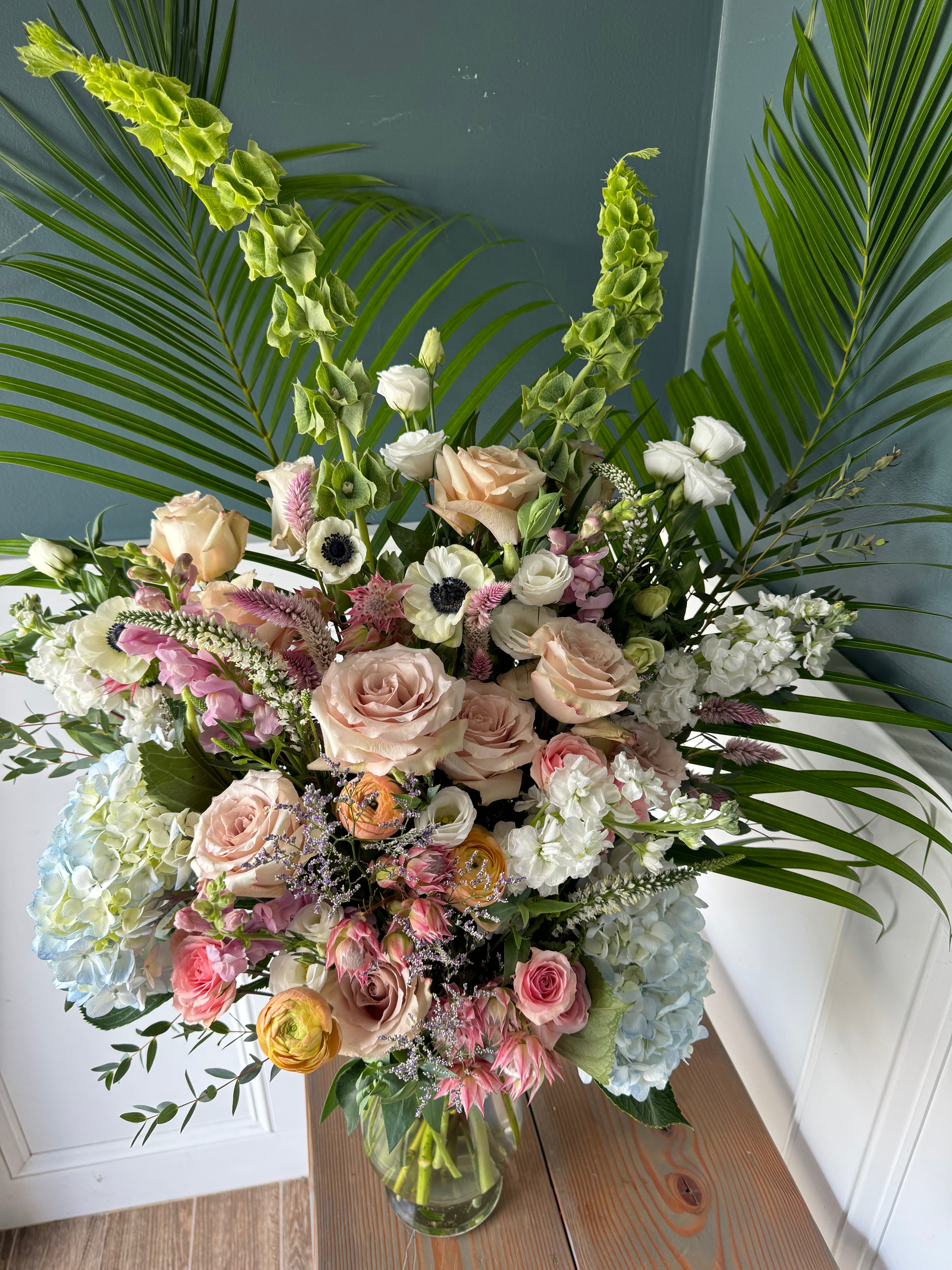 Supreme Vase Arrangements