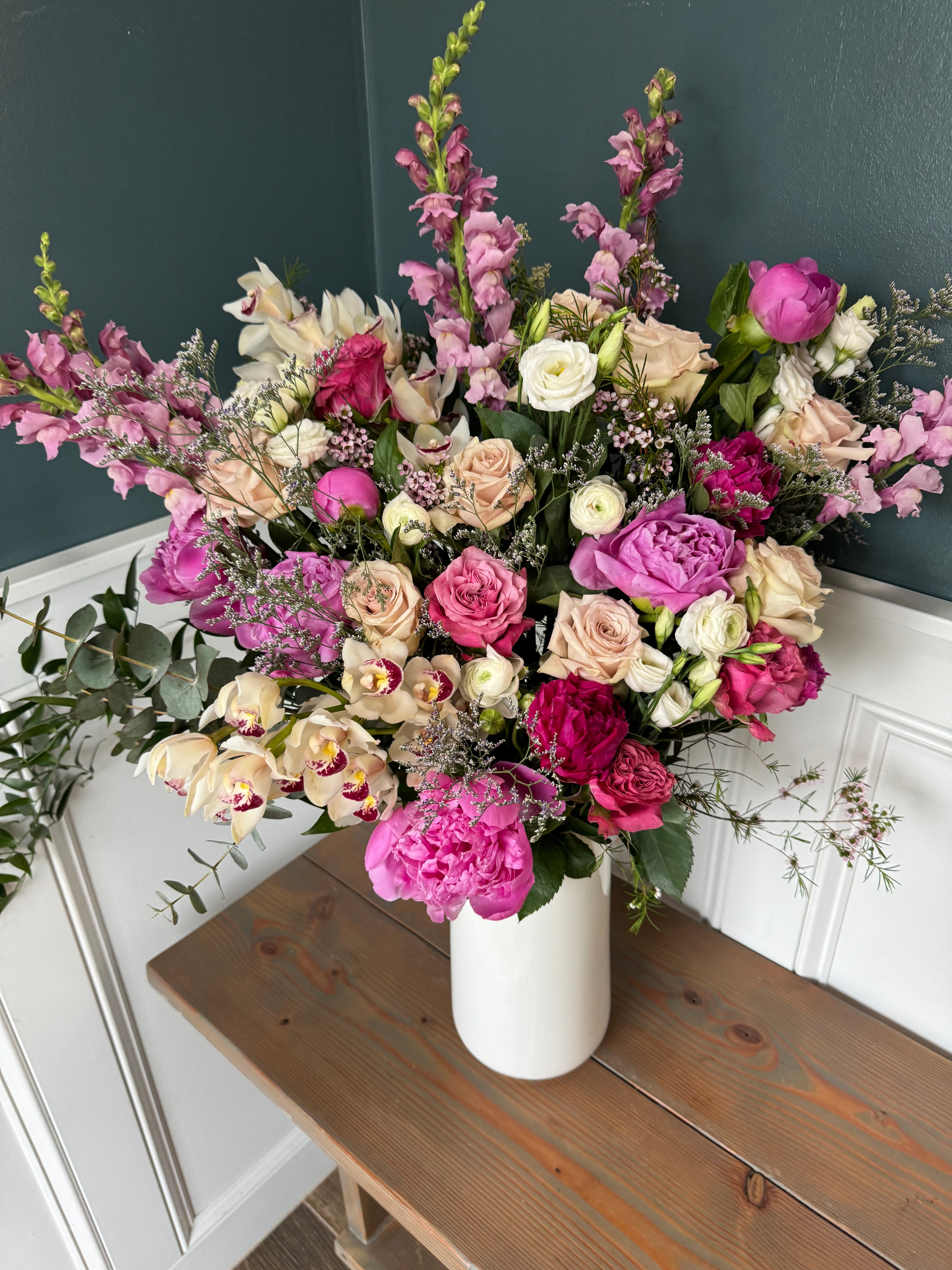 The Love Collection/ Arrangement in Vase: Valentine Devotion