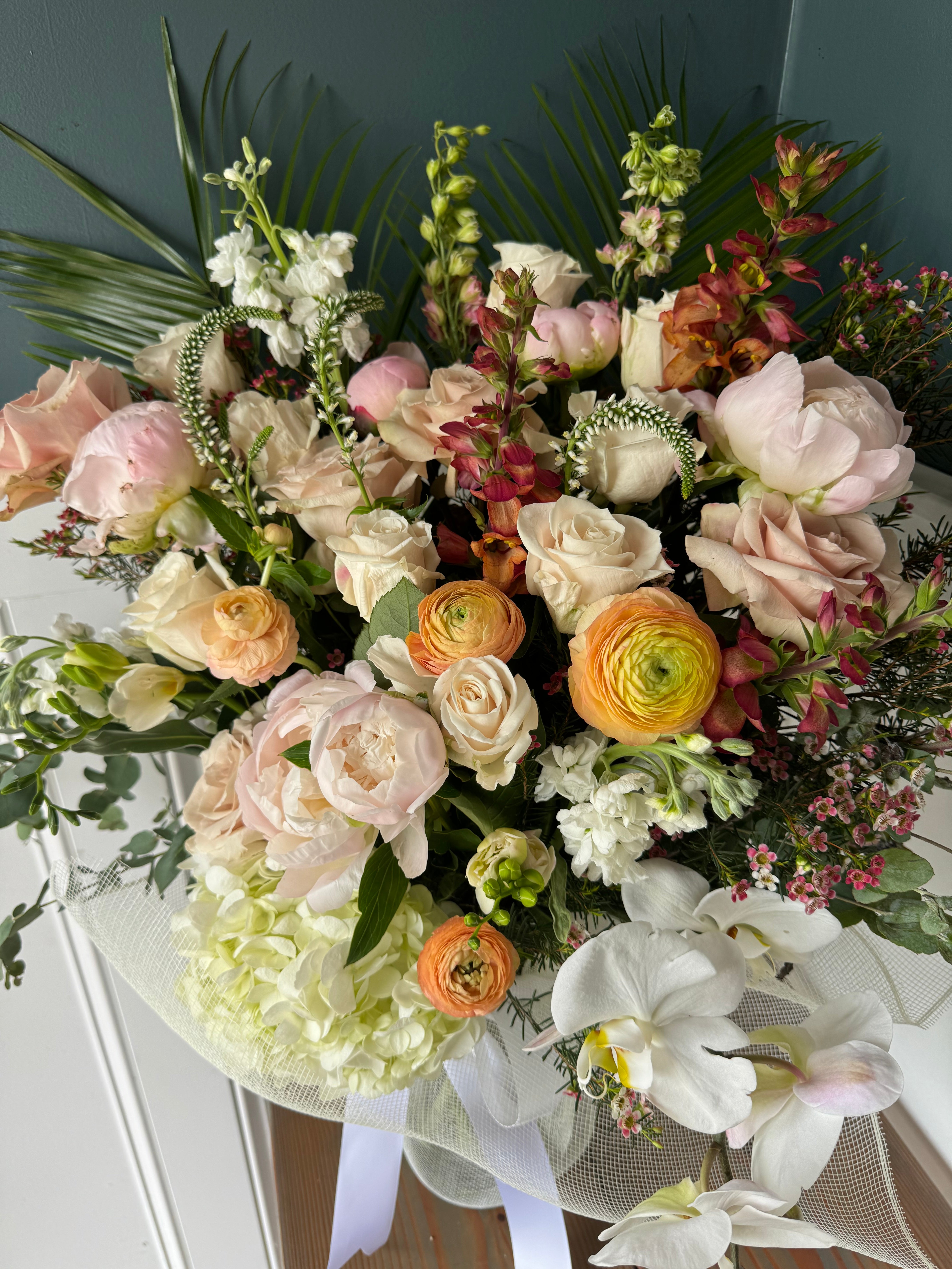 The Love Collection/ Arrangement in Vase: Valentine Devotion