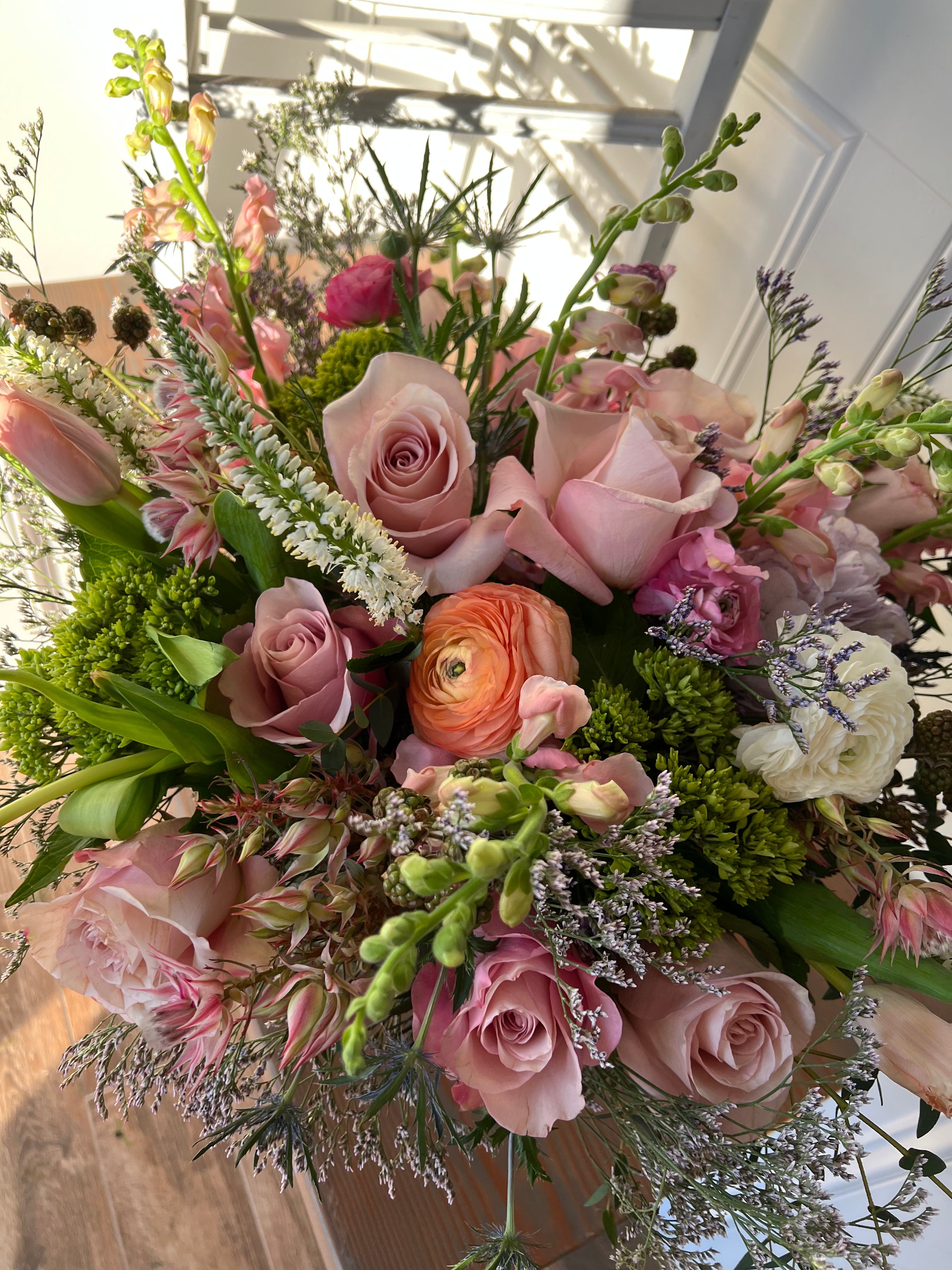 Low Grande: Holiday Vase Arrangement