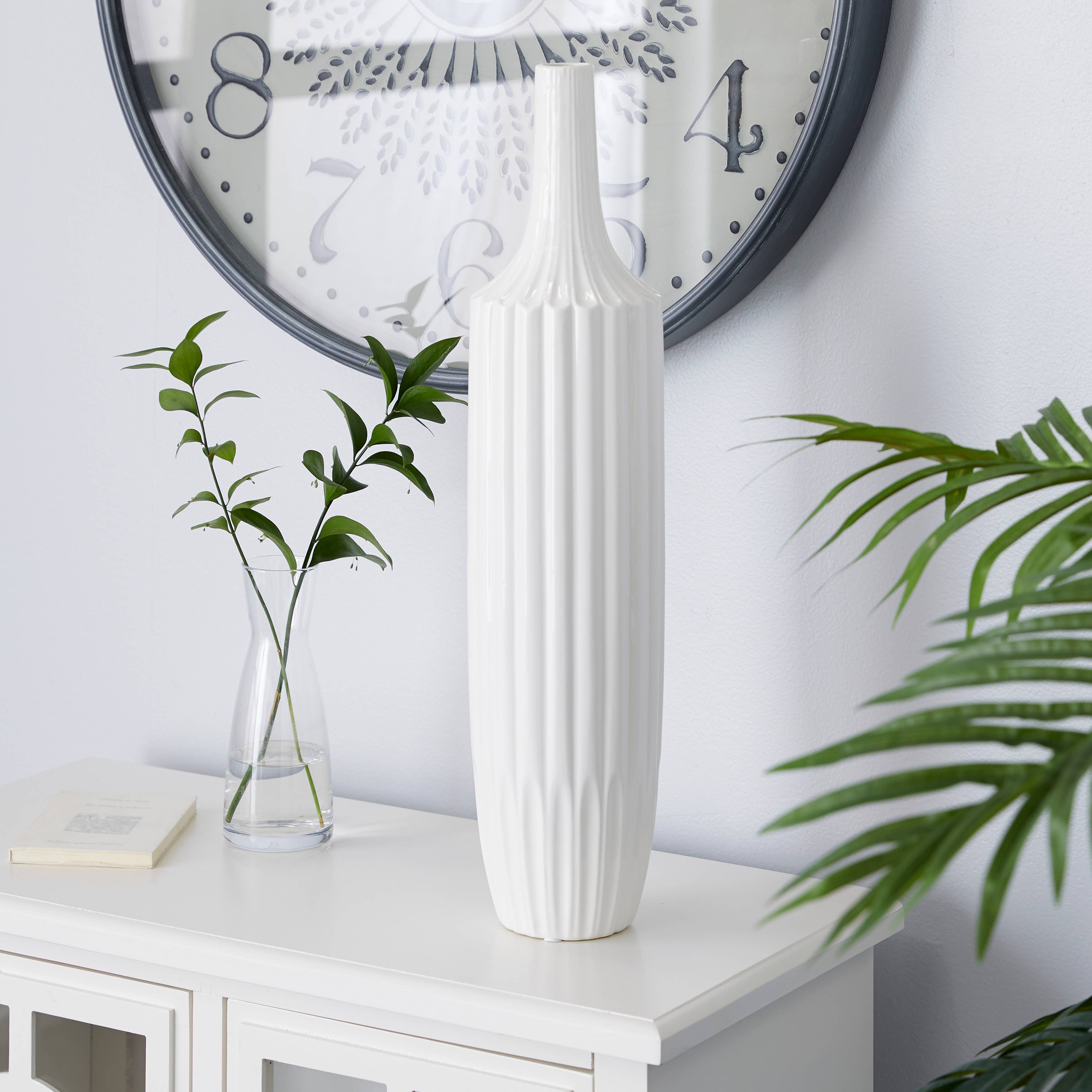 Modern White Ceramic Vase: 891520