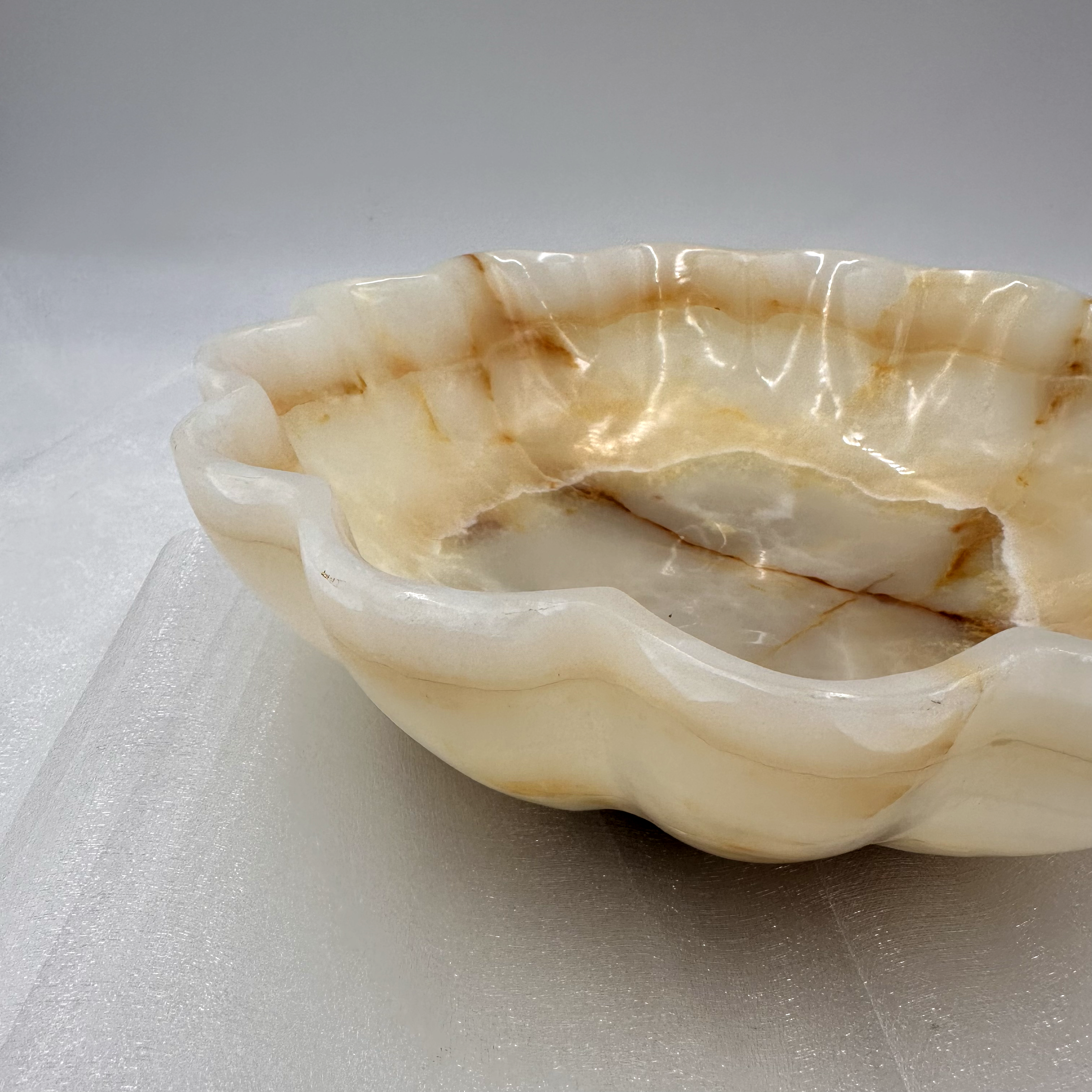 Hand-carved Bowl in Marble and Onyx: Zairat White Marble