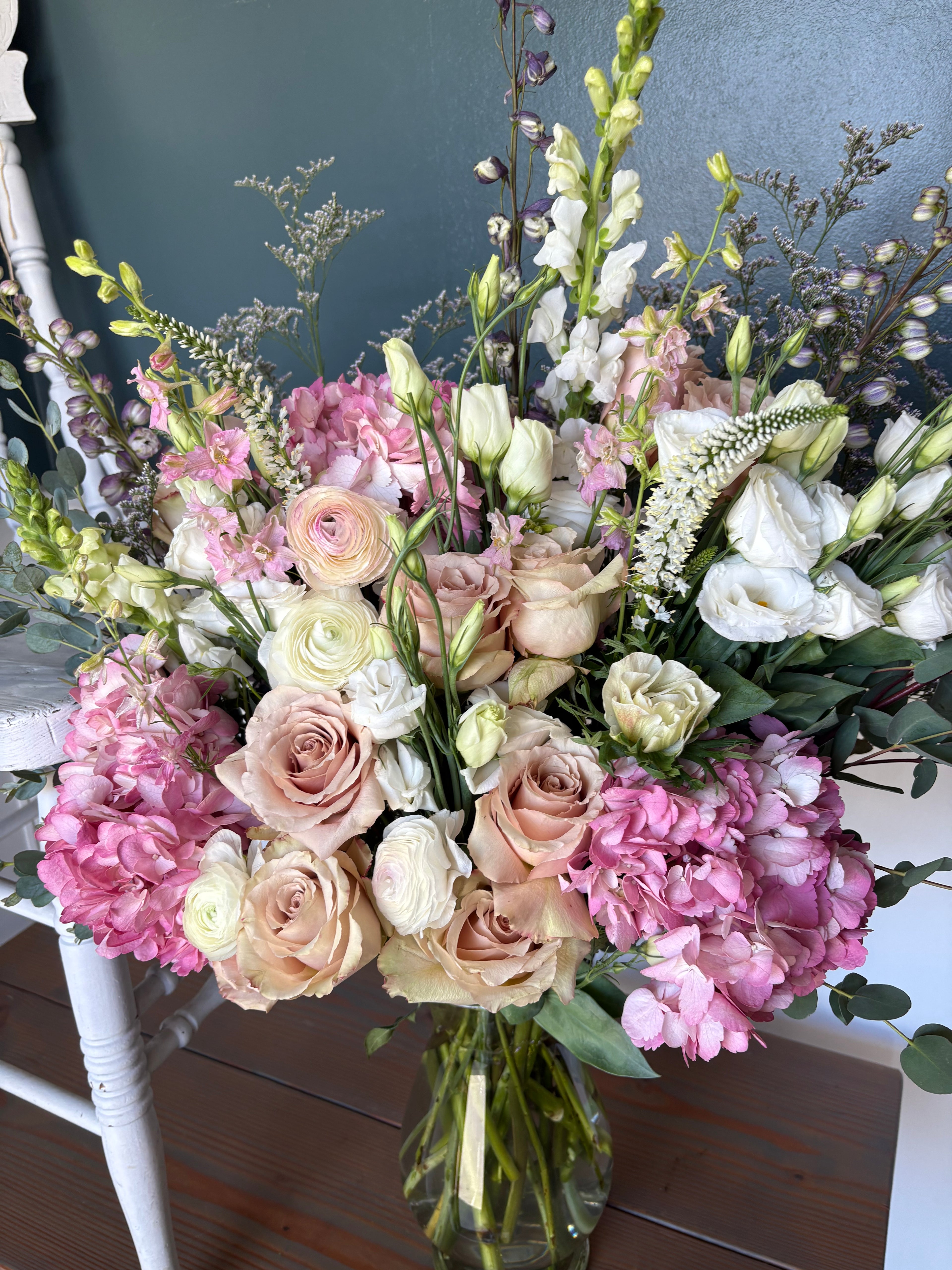 Deluxe Vase Arrangement