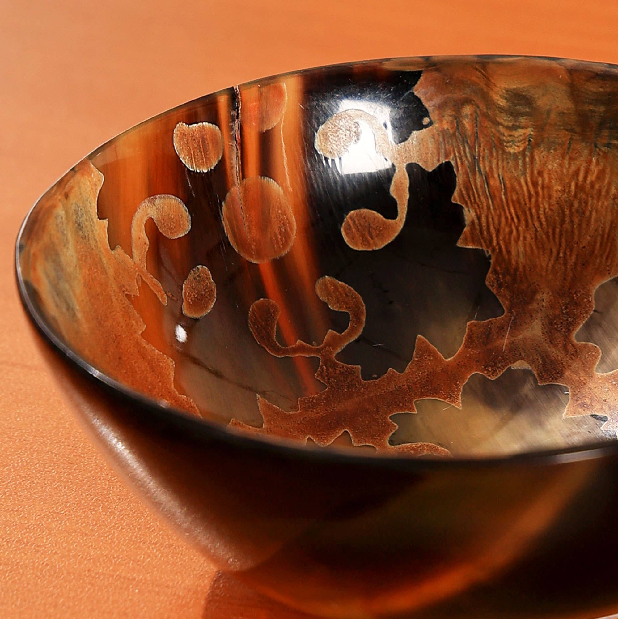 Burnt Pattern Horn Bowl