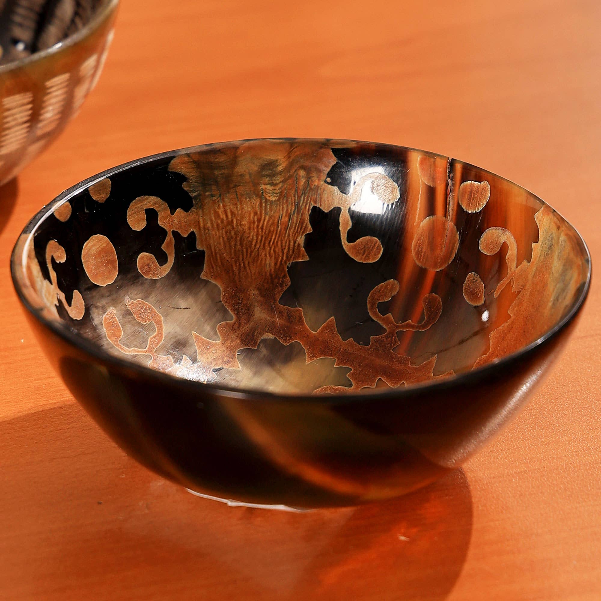 Burnt Pattern Horn Bowl