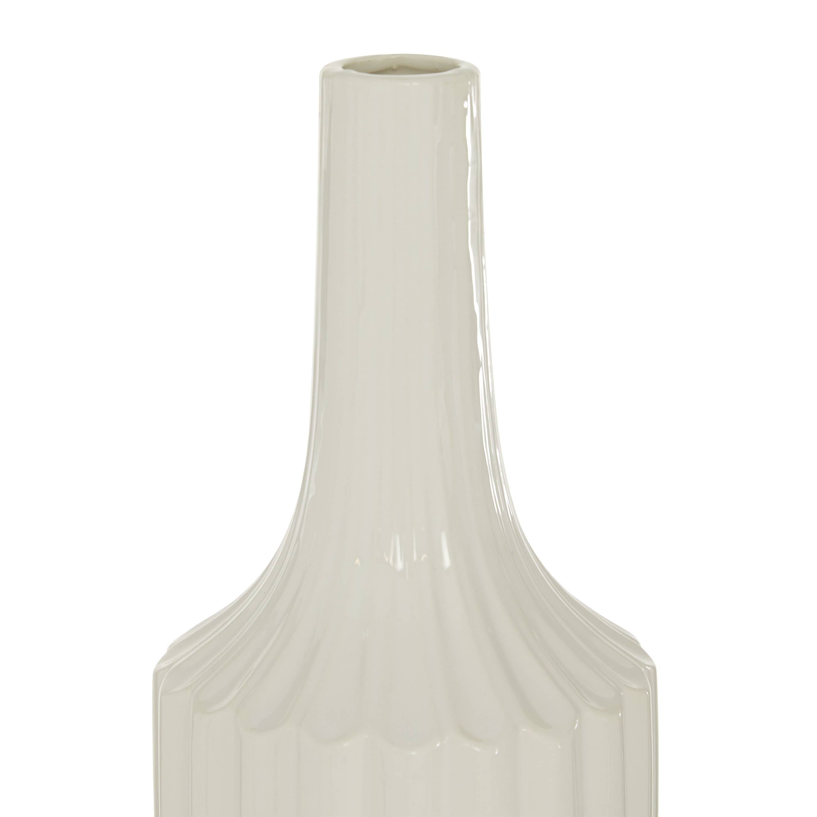 Modern White Ceramic Vase: 891520