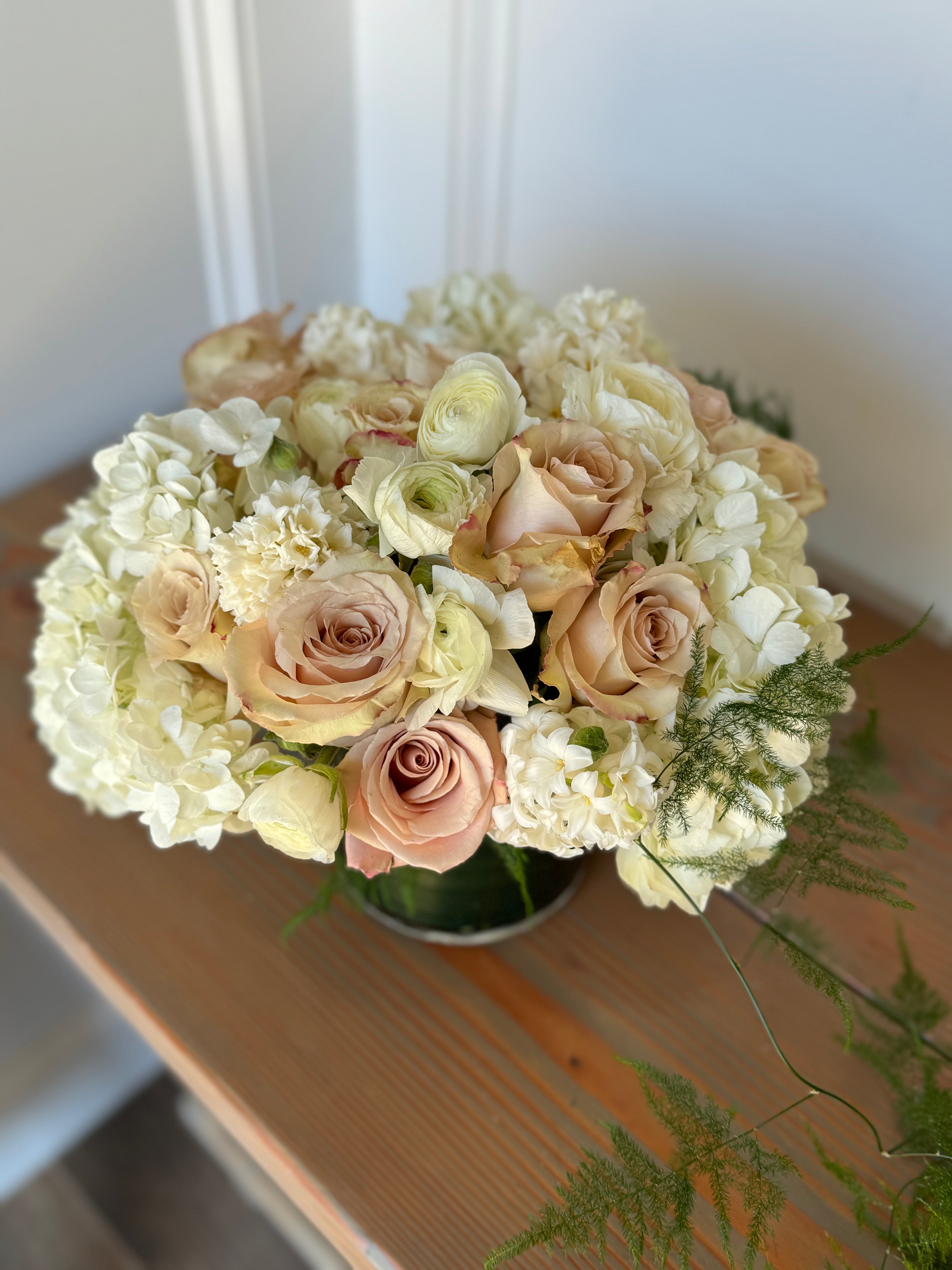 Grande (Low) Vase Arrangement