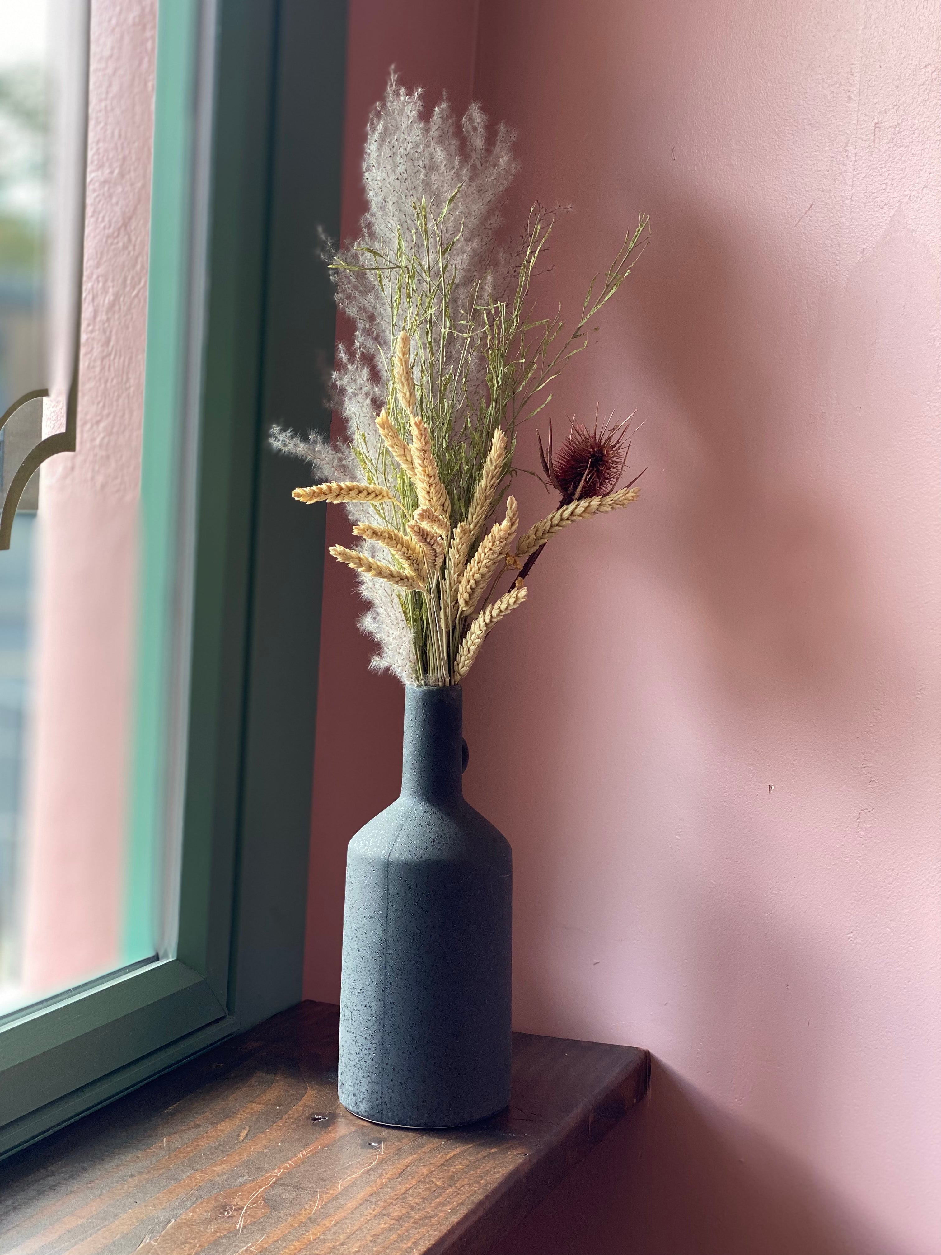 Dried Flowers in Blk Vase