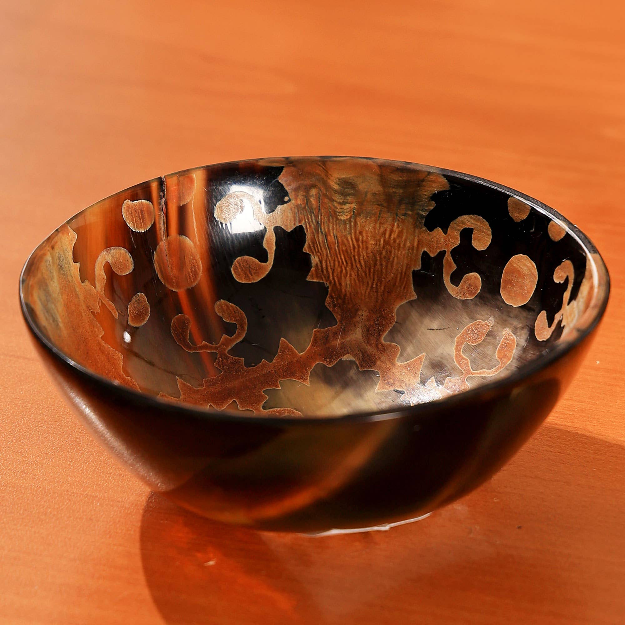 Burnt Pattern Horn Bowl