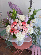 Deluxe: Holiday Arrangement in Vase:
