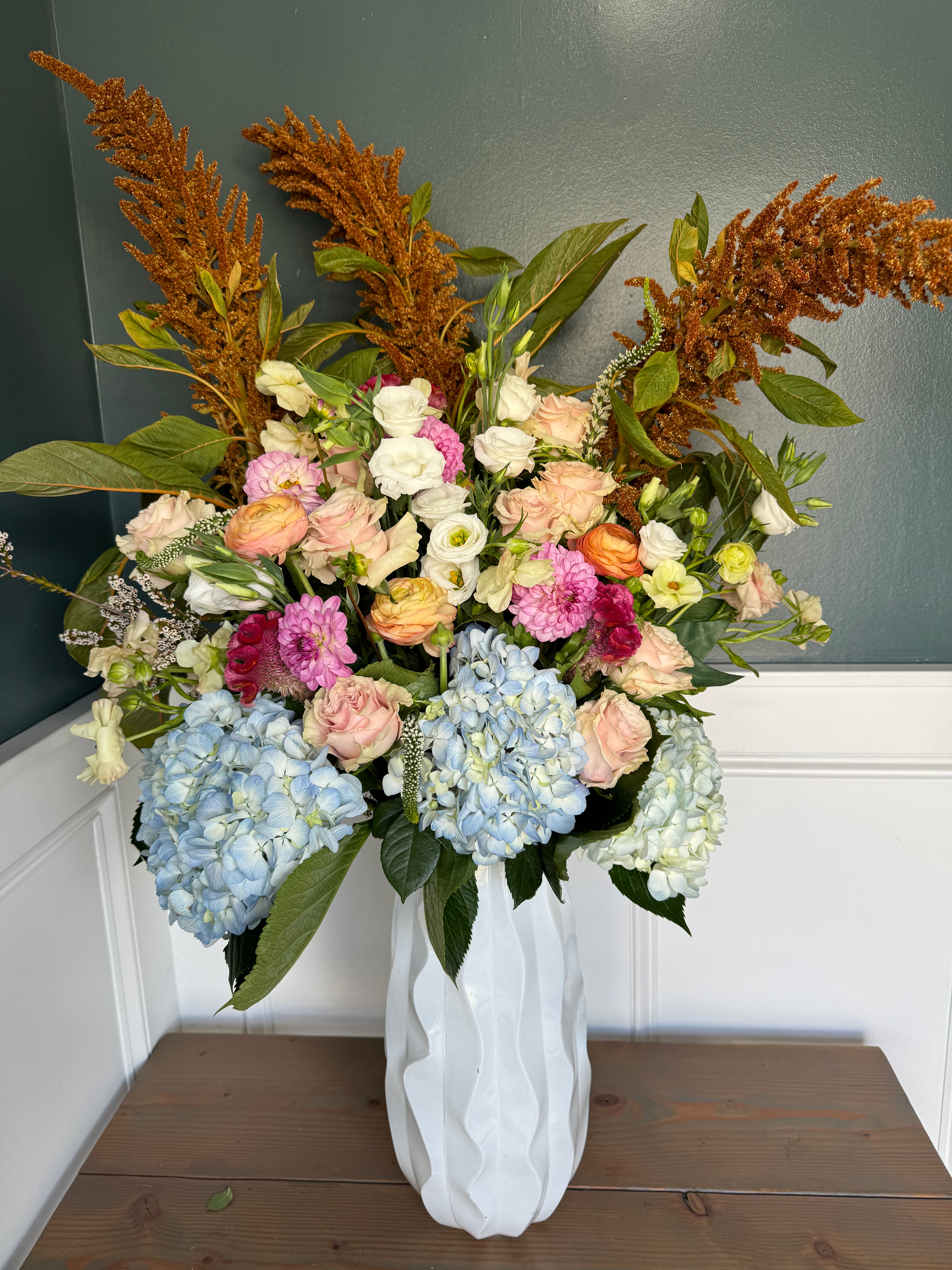 Supreme Vase Arrangements