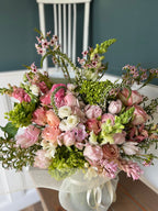 Deluxe: Holiday Arrangement in Vase: