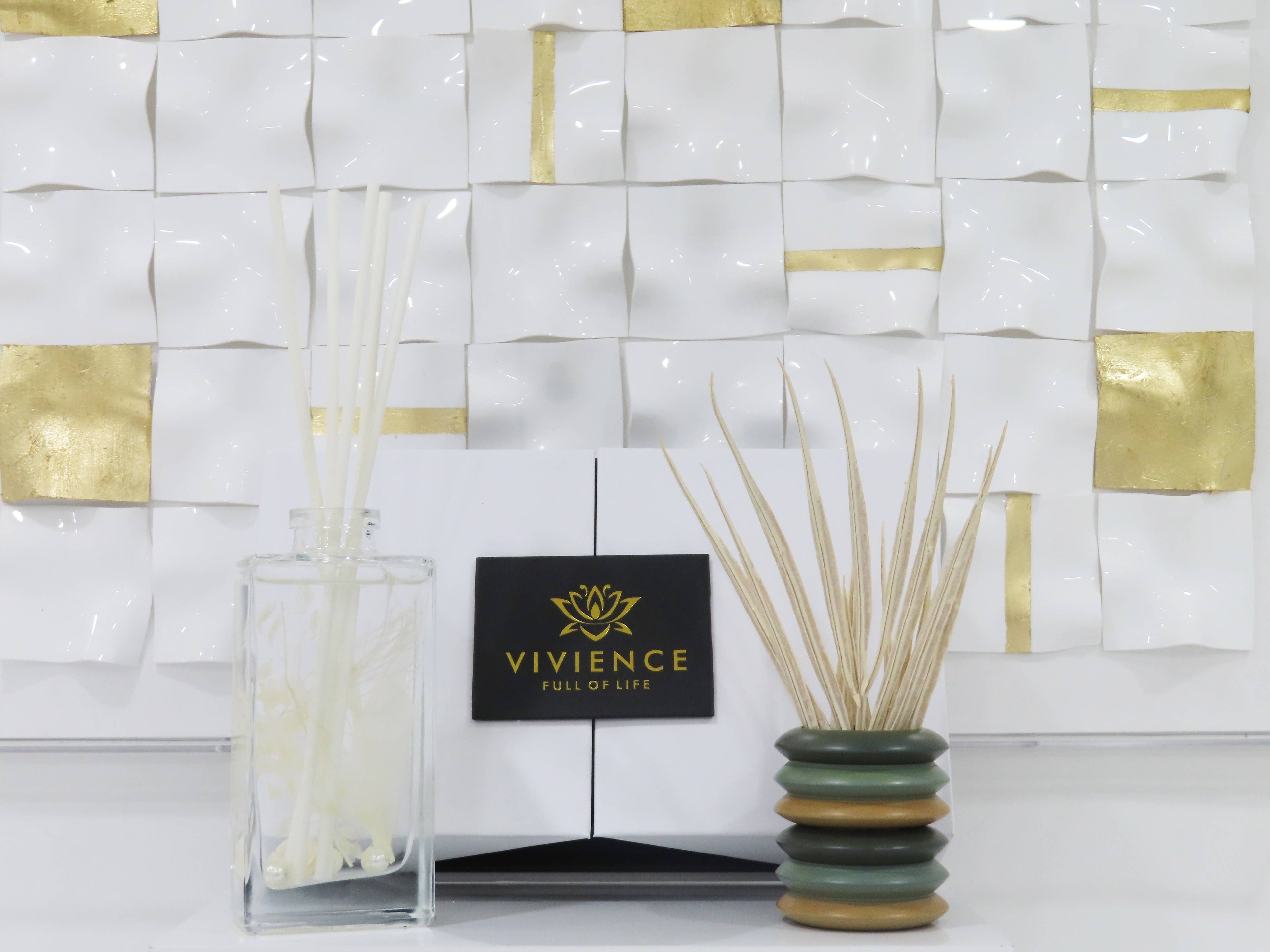 Preserved White Flower Reed Diffuser