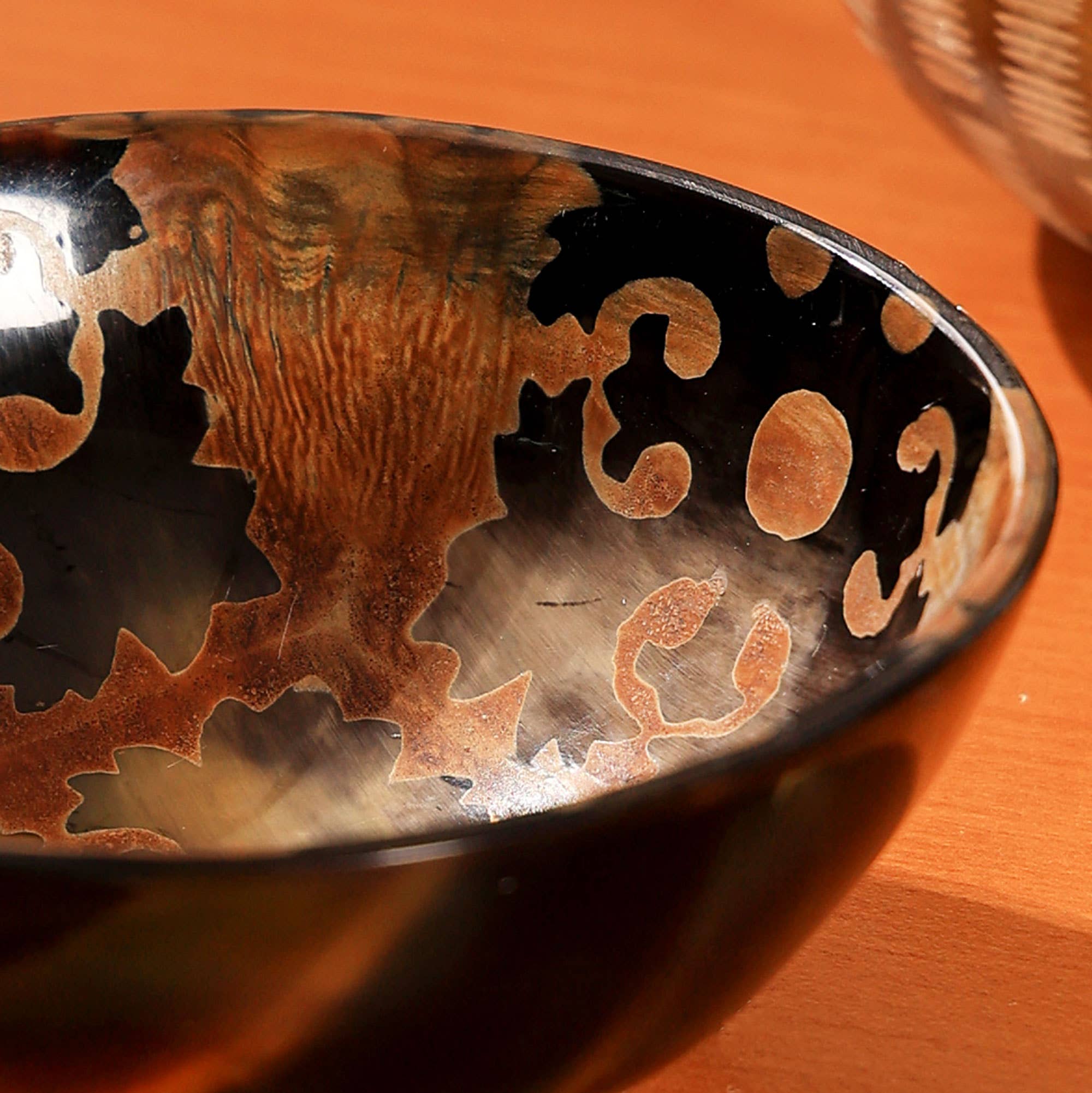 Burnt Pattern Horn Bowl